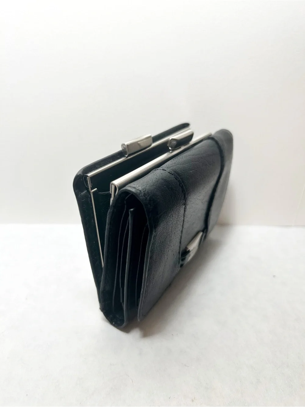 Pelle Studio Genuine Leather Black Trifold Wallet with Kiss Lock EUC